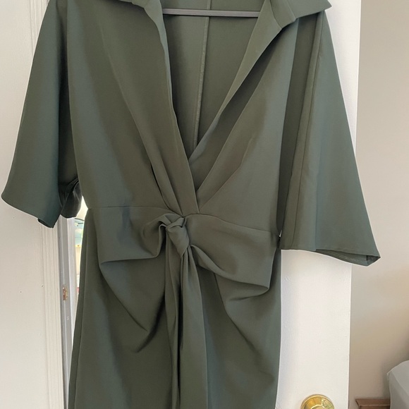 ASOS DESIGN Curve collared wrap front batwing mini dress with knot in khaki. - Picture 2 of 4